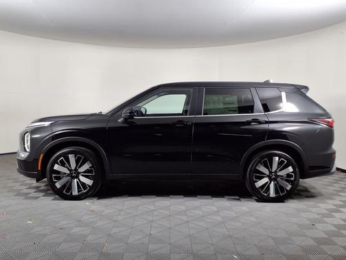 Black Diamond 2025 Mitsubishi Outlander SE 2.5 S-AWC