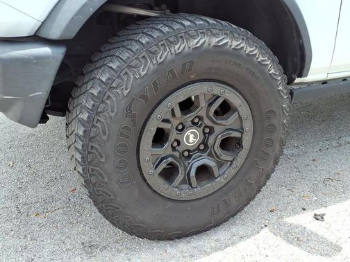 Oxford White 2021 Ford Bronco Base