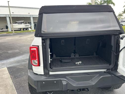 Oxford White 2021 Ford Bronco Base