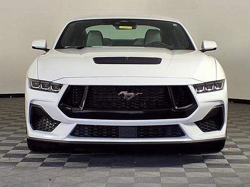 Oxford White 2025 Ford Mustang GT Premium