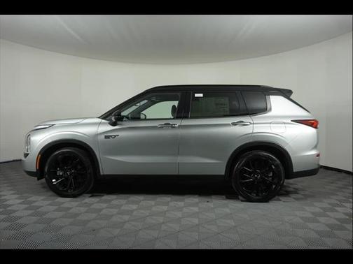 2025 Mitsubishi Outlander PHEV SEL