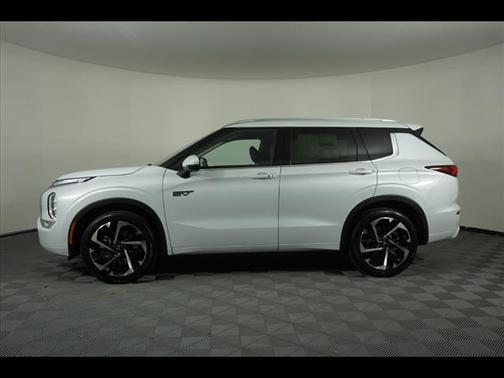2025 Mitsubishi Outlander PHEV SEL