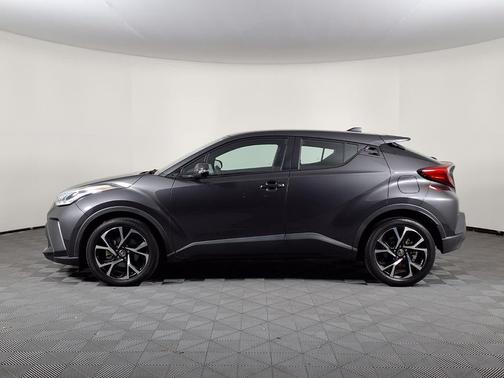 2022 Toyota C-HR XLE