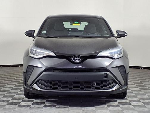2022 Toyota C-HR XLE