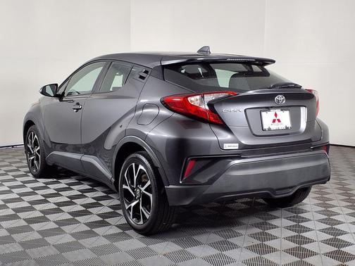 2022 Toyota C-HR XLE