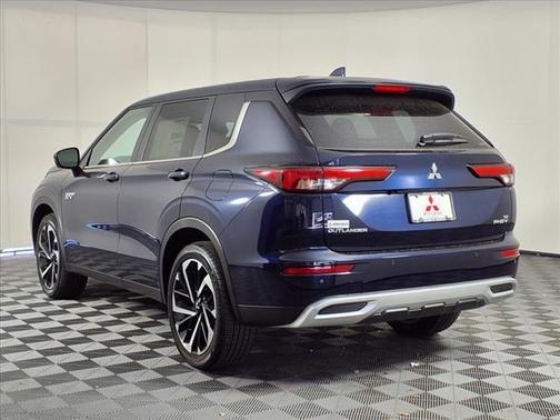 2025 Mitsubishi Outlander PHEV SE S-AWC