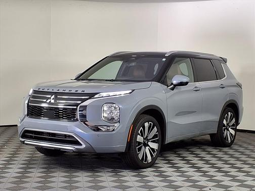 Moonstone Gray Metallic/Black Roof 2025 Mitsubishi Outlander SEL 2.5 2WD