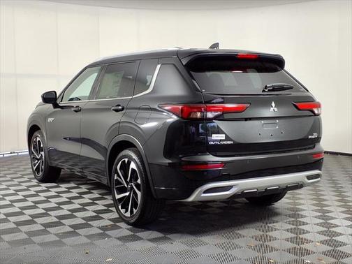 2025 Mitsubishi Outlander PHEV SEL