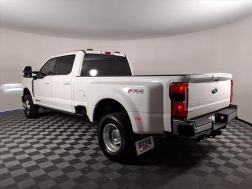 2023 Ford F-350 Lariat