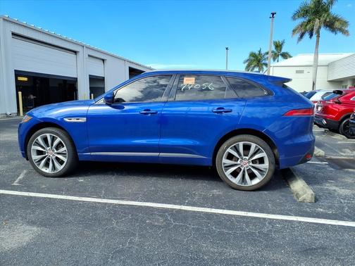 2018 Jaguar F-PACE 30t R-Sport