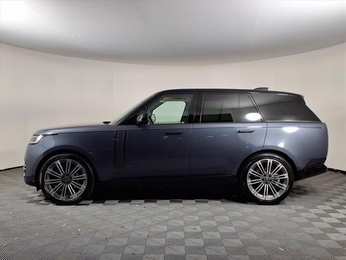 2025 Land Rover Range Rover P400 SE