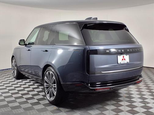 2025 Land Rover Range Rover P400 SE