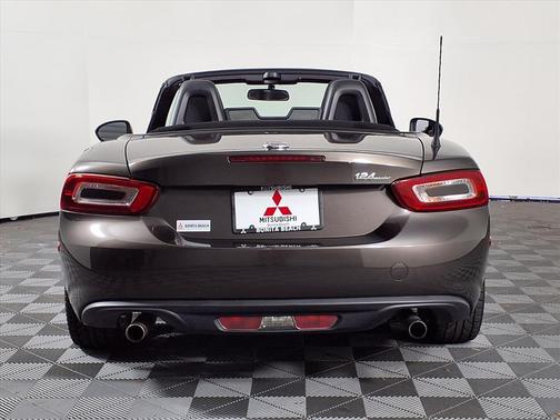 2018 FIAT 124 Spider Base