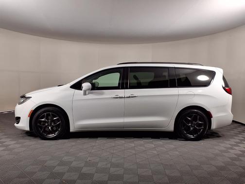2018 Chrysler Pacifica Touring-L