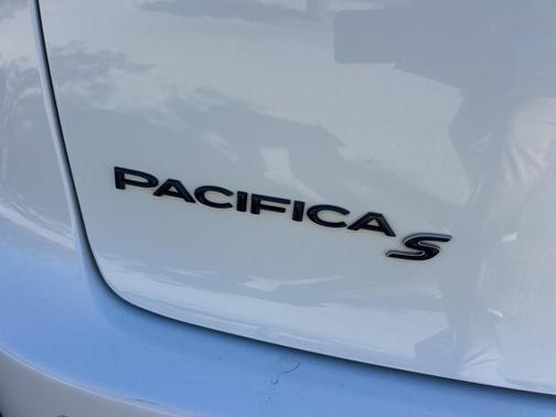 2018 Chrysler Pacifica Touring-L