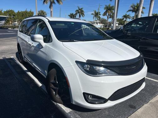 2018 Chrysler Pacifica Touring-L