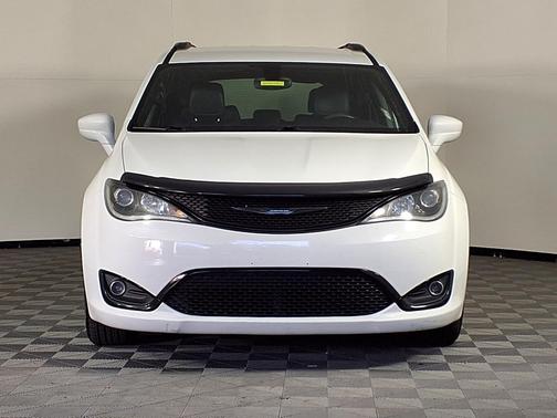 2018 Chrysler Pacifica Touring-L