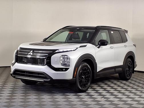 White Diamond With Black Roof 2026 Mitsubishi Outlander Trail Edition S-AWC