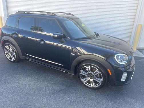 MINI Yours Enigmatic Black Metallic 2022 MINI Countryman Cooper S ALL4