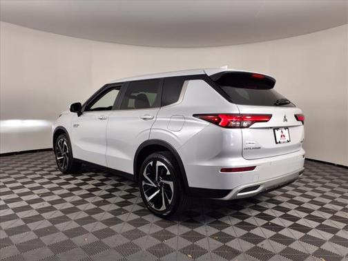 2025 Mitsubishi Outlander PHEV SE S-AWC