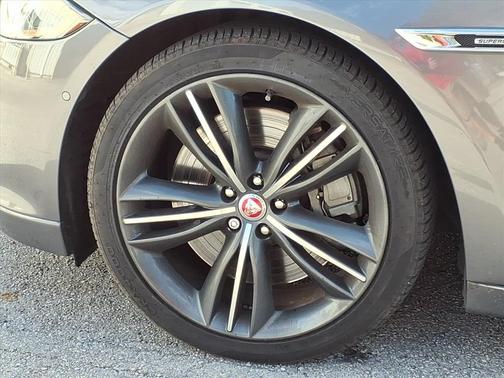 2019 Jaguar XJ Supercharged