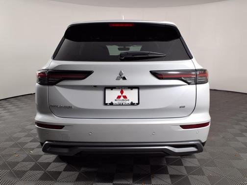 2025 Mitsubishi Outlander SE 2.5 2WD