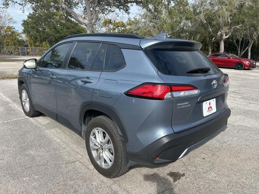 2024 Toyota Corolla Cross LE