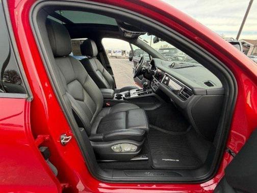 2024 Porsche Macan T