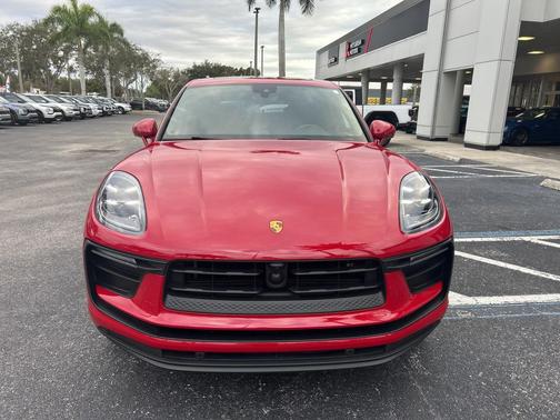 2024 Porsche Macan T