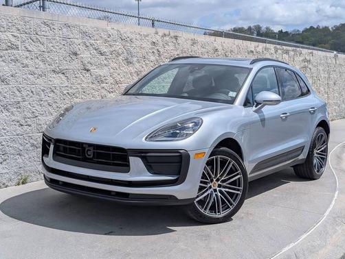 Dolomite Silver Metallic 2026 Porsche Macan