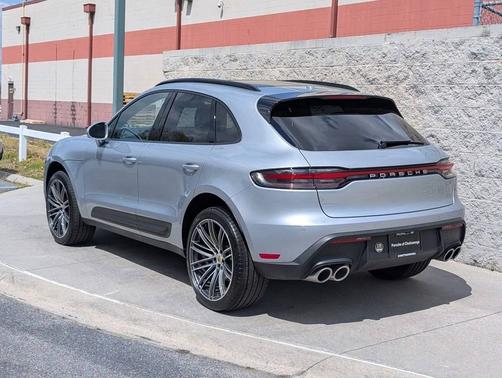 Dolomite Silver Metallic 2026 Porsche Macan