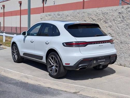 Carrara White Metallic 2026 Porsche Macan