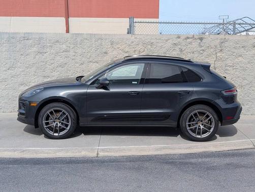 2025 Porsche Macan 