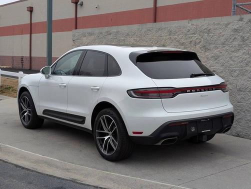 2025 Porsche Macan 