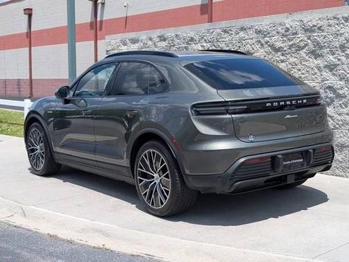 2025 Porsche Macan 