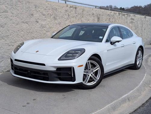 2025 Porsche Panamera 