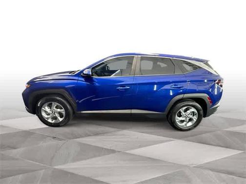 2023 Hyundai TUCSON SE