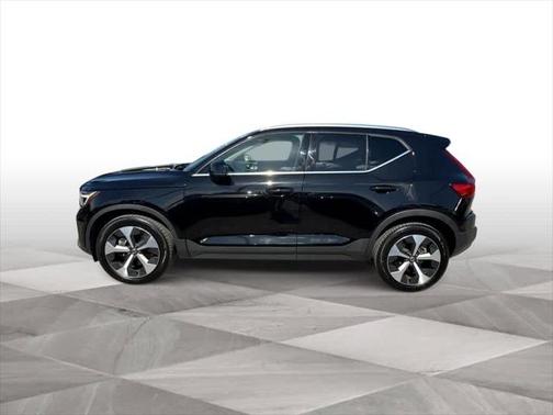 2024 Volvo XC40 B5 AWD