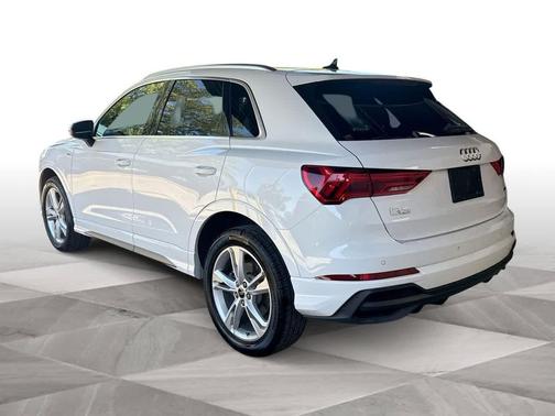 2024 Audi Q3 Premium 45 TFSI S line quattro Tiptronic