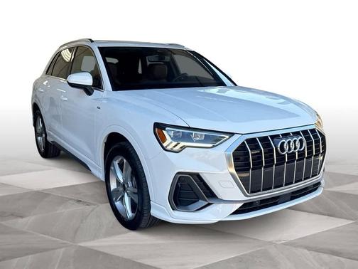 2024 Audi Q3 Premium 45 TFSI S line quattro Tiptronic