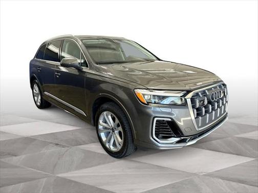 2025 Audi Q7 55 Premium Plus