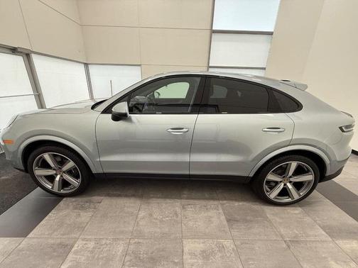 2024 Porsche Cayenne AWD