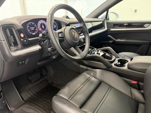 2024 Porsche Cayenne AWD