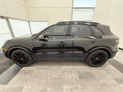 2024 Porsche Cayenne Base