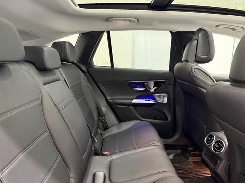 2025 Mercedes-Benz GLC 350e Base 4MATIC
