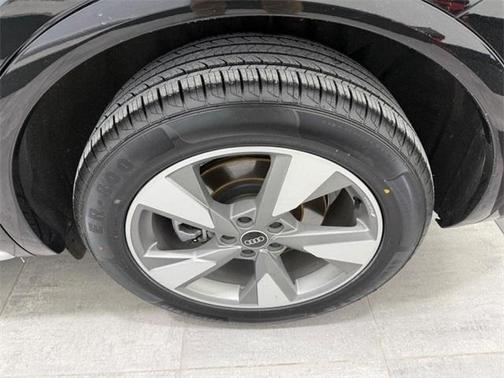 2023 Audi Q5 40 Premium