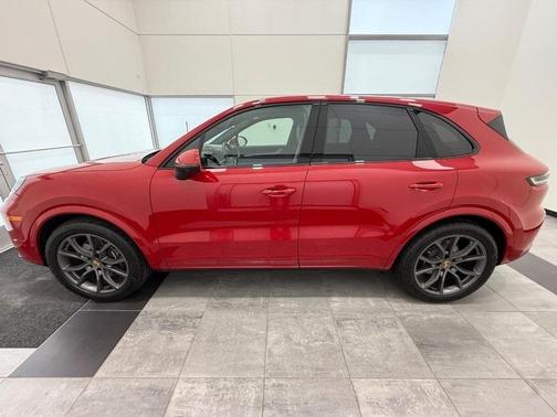 2024 Porsche Cayenne Base