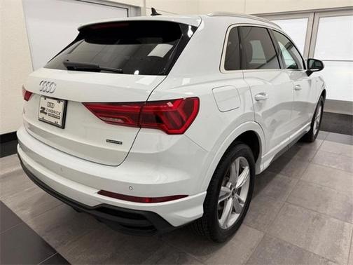 2021 Audi Q3 45 S line Premium