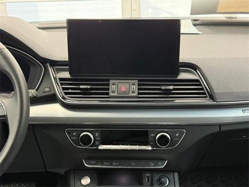 2025 Audi Q5 45 S line quattro Premium