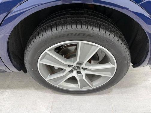 2025 Audi Q5 45 S line quattro Premium